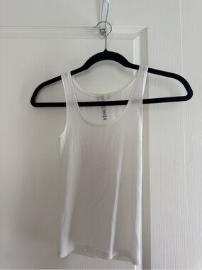 SKIMS White Ribbed Scoop Tank